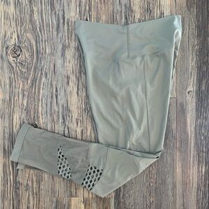 Pink Victoria’s Secret Ultimate Cutout Mesh Leggings Womens M Green Yoga Gym